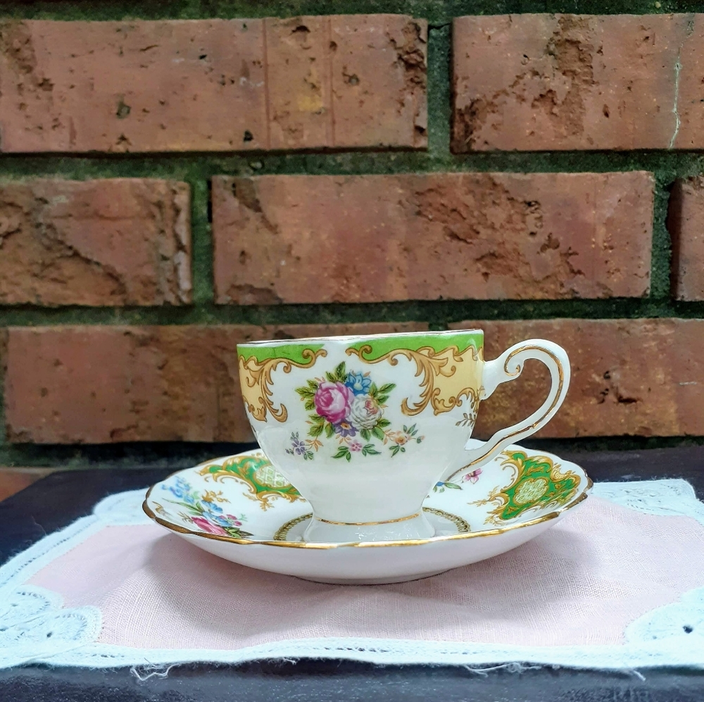 Vintage Tuscan Fine English Bone China